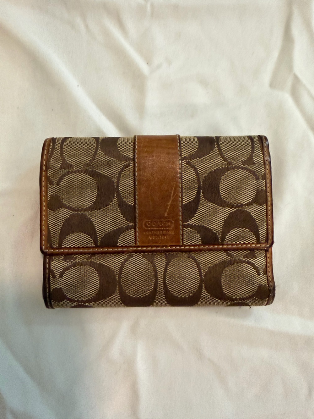 Accessory item - wallet/coach pattern